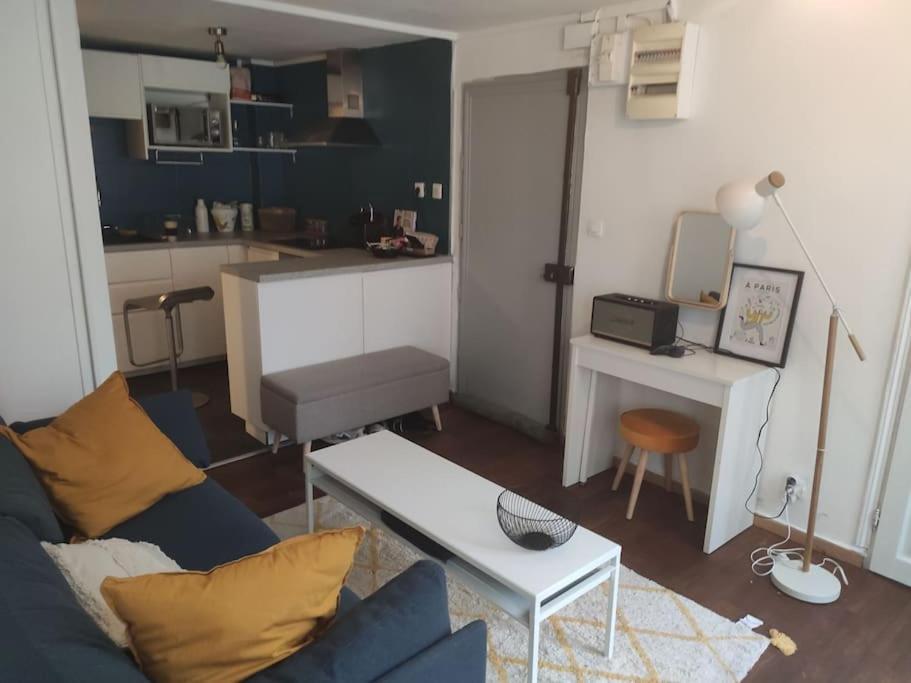 Charming Apartment 40 M2, 10Th Parigi Esterno foto